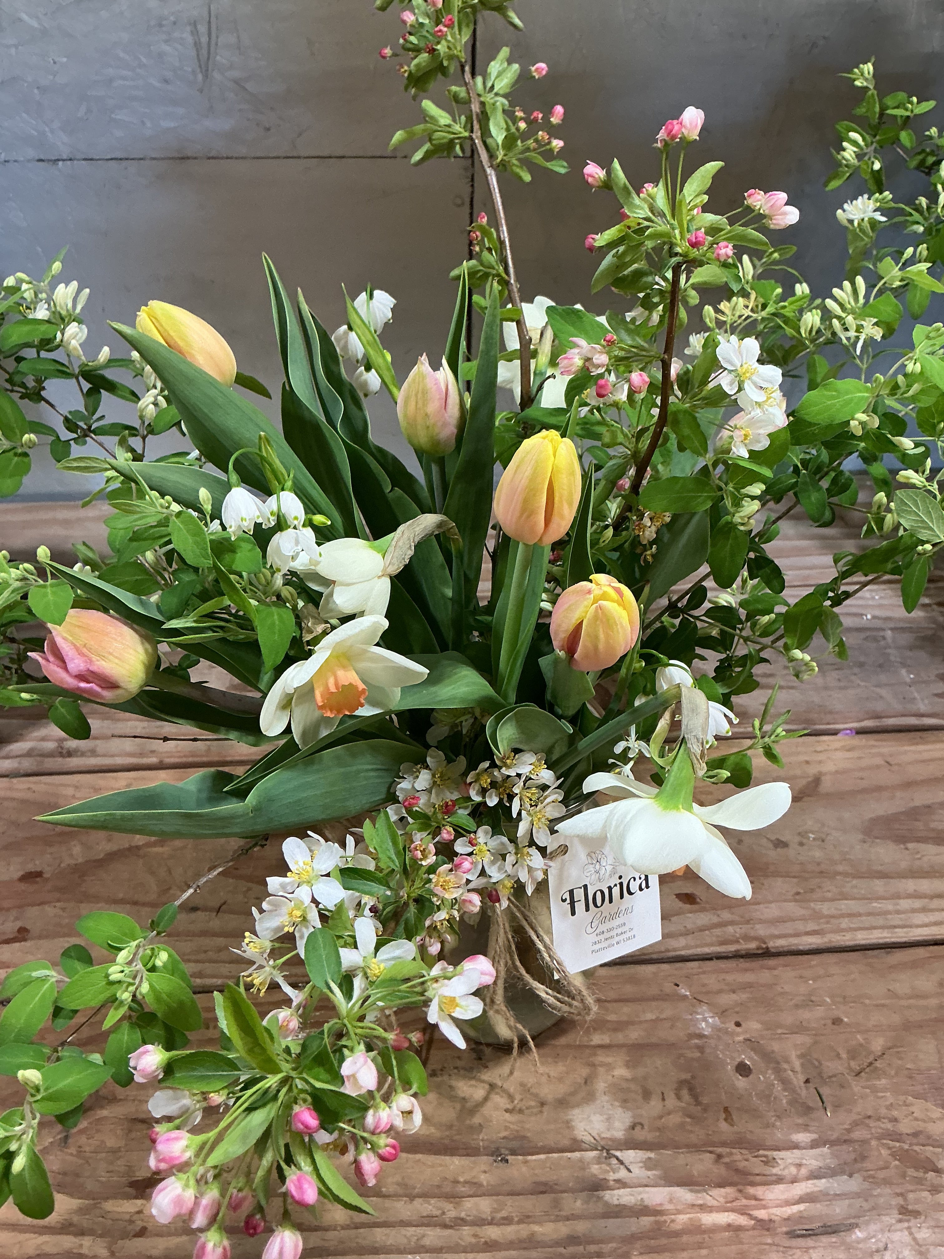 Deluxe Garden Fresh Arrangement
