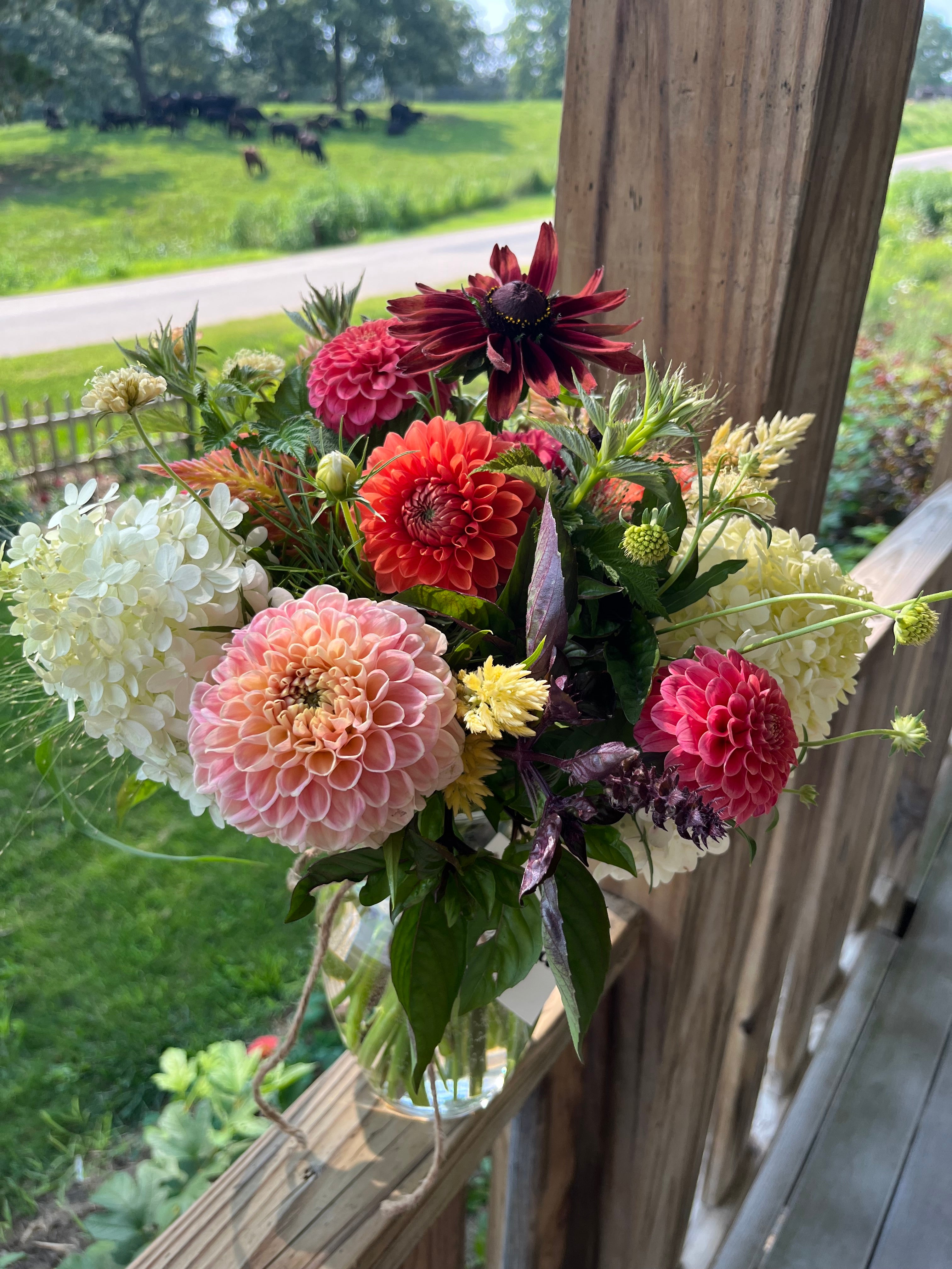 Deluxe Garden Fresh Arrangement (preorder only)